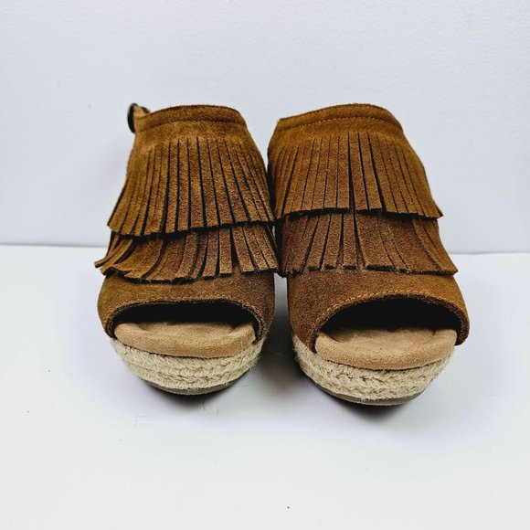 Minnetonka Ashley Layered Fringe Espadrille Wedge Heels, Size 6 - Picture 6 of 12